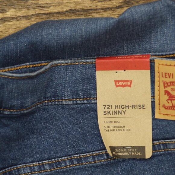 NWT Levis Womens Plus Size 721 High Rise Skinny Jeans Straight Through Blue 24W - Picture 7 of 9